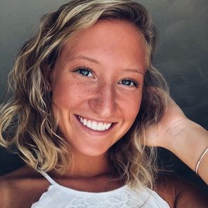 Meet your Posher, Jillian